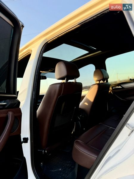 Внедорожник / Кроссовер BMW X3 2015 в Новояворовске