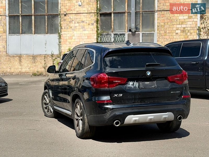 Внедорожник / Кроссовер BMW X3 2019 в Киеве