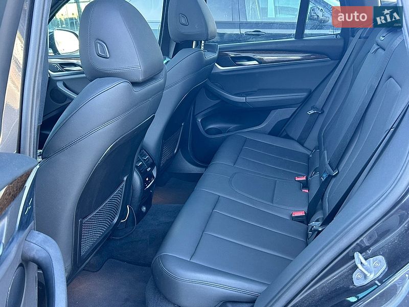 Внедорожник / Кроссовер BMW X3 2019 в Киеве