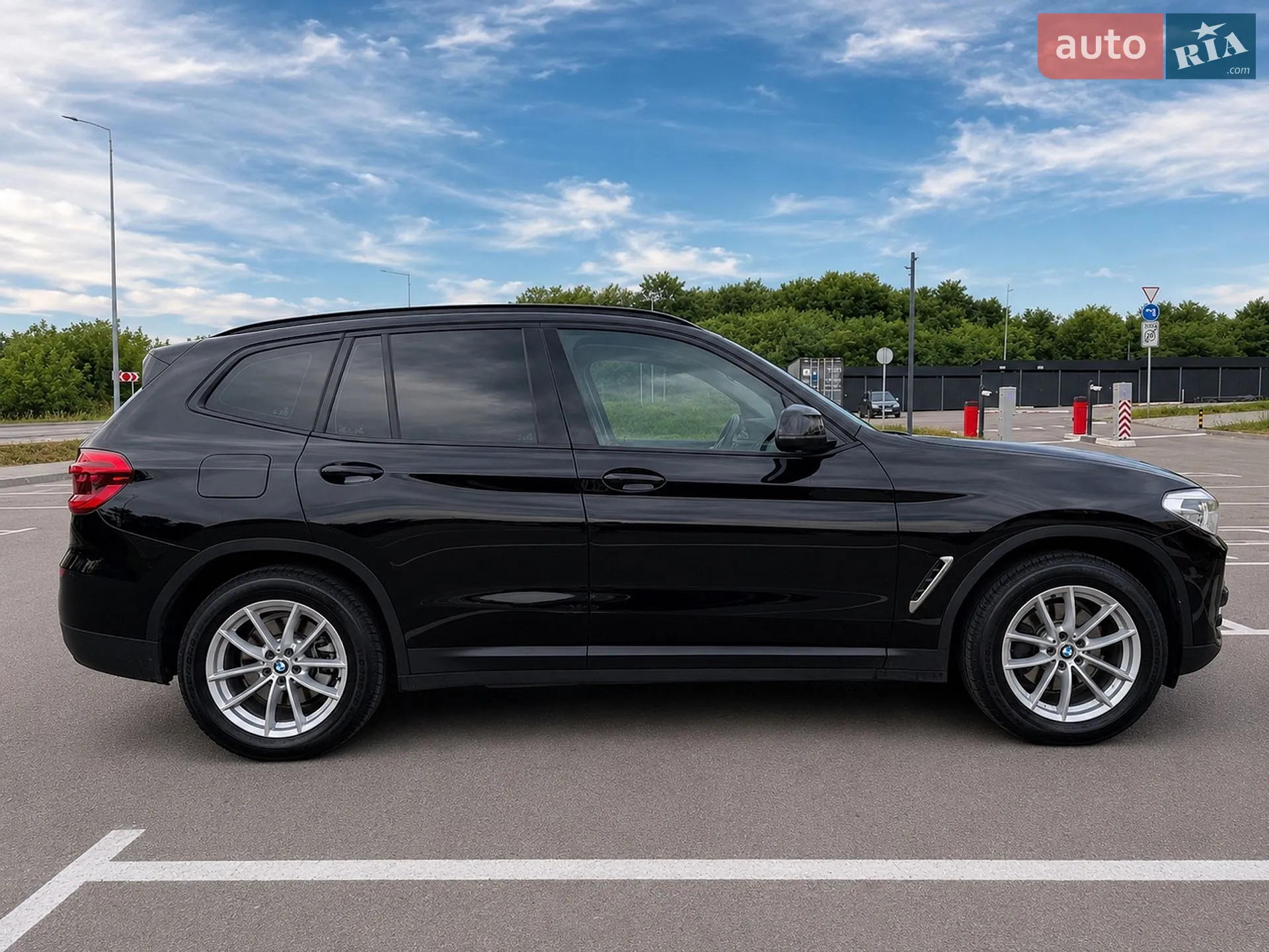 BMW X3 2019 VIN WBATR51070LF97628 фото оголошення 8 з 26