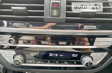 Позашляховик / Кросовер BMW X4 2021 в 