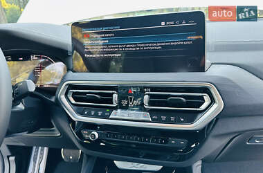 Позашляховик / Кросовер BMW X4 2022 в 