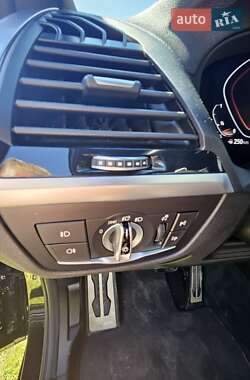 Позашляховик / Кросовер BMW X4 2021 в 