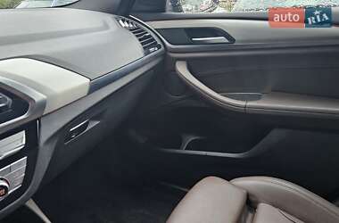 Позашляховик / Кросовер BMW X4 2021 в 