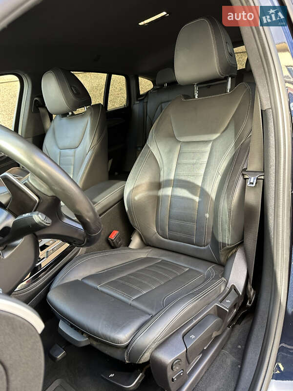 Внедорожник / Кроссовер BMW X4 2019 в Киеве