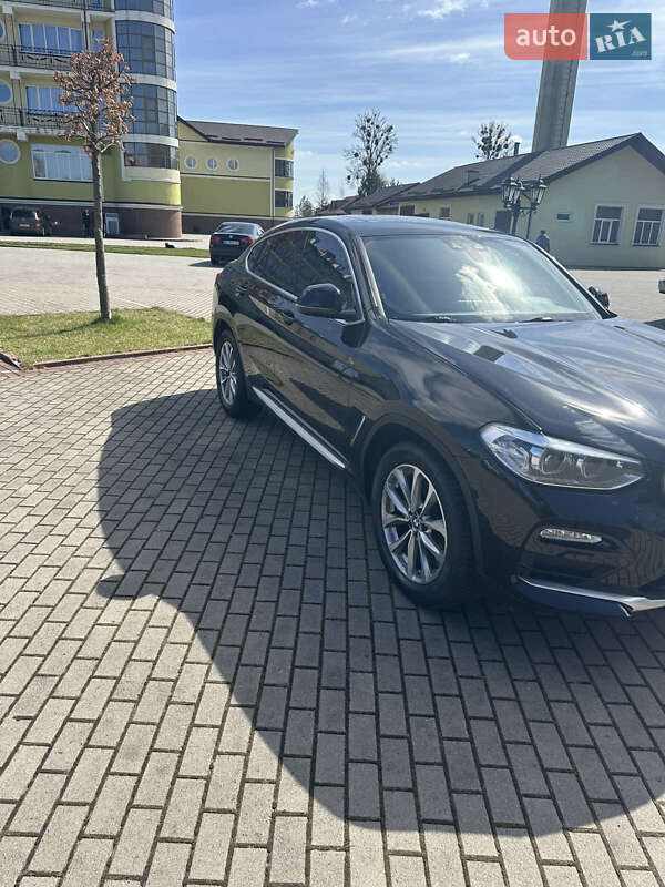Внедорожник / Кроссовер BMW X4 2019 в Львове