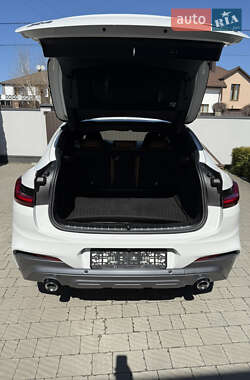 Позашляховик / Кросовер BMW X4 2021 в 