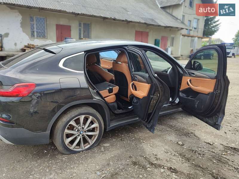 Внедорожник / Кроссовер BMW X4 2019 в Стрые