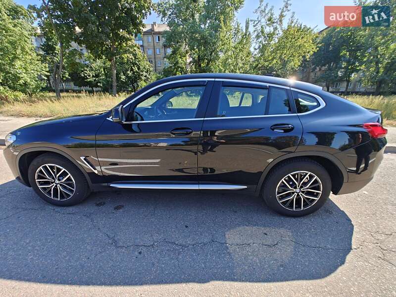Внедорожник / Кроссовер BMW X4 2022 в Киеве