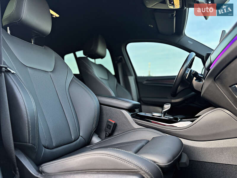 Внедорожник / Кроссовер BMW X4 2022 в Буче