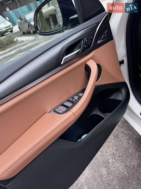 Внедорожник / Кроссовер BMW X4 2022 в Киеве