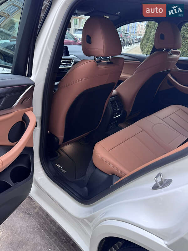 Внедорожник / Кроссовер BMW X4 2022 в Киеве