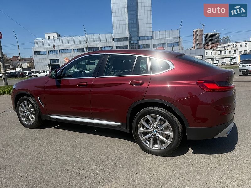 Внедорожник / Кроссовер BMW X4 2022 в Киеве