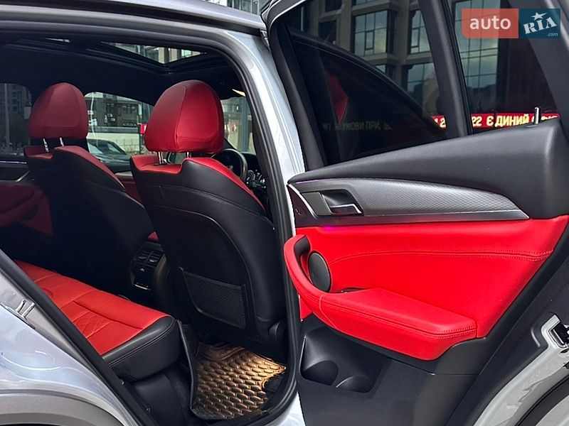 Внедорожник / Кроссовер BMW X4 2019 в Киеве