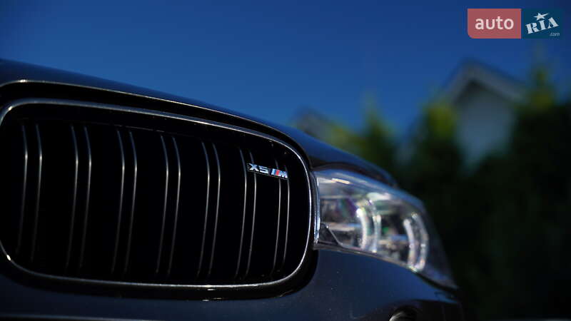 Внедорожник / Кроссовер BMW X5 M 2018 в Вишневом