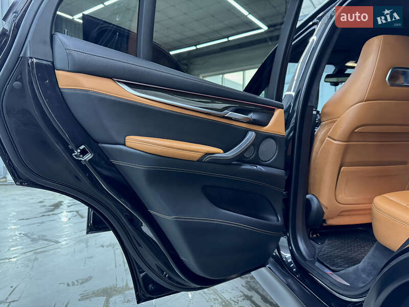 Позашляховик / Кросовер BMW X5 M 2015 в Києві