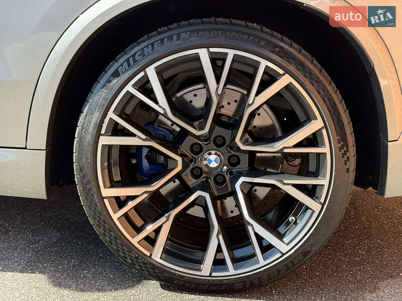 Внедорожник / Кроссовер BMW X5 M 2022 в Киеве