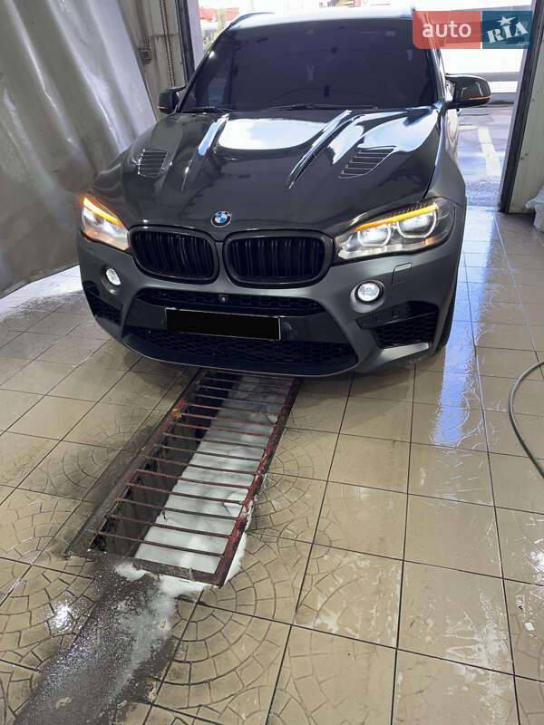 Позашляховик / Кросовер BMW X5 M 2016 в Вишневому