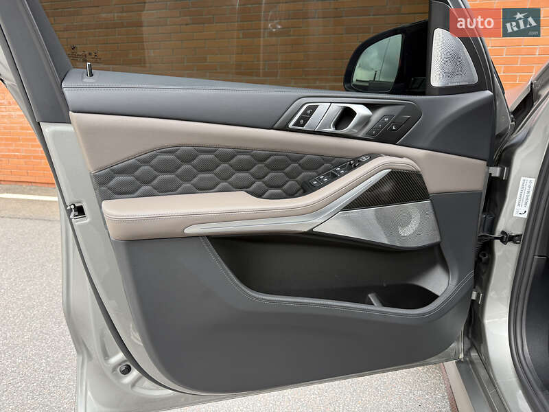 Внедорожник / Кроссовер BMW X5 M 2022 в Киеве