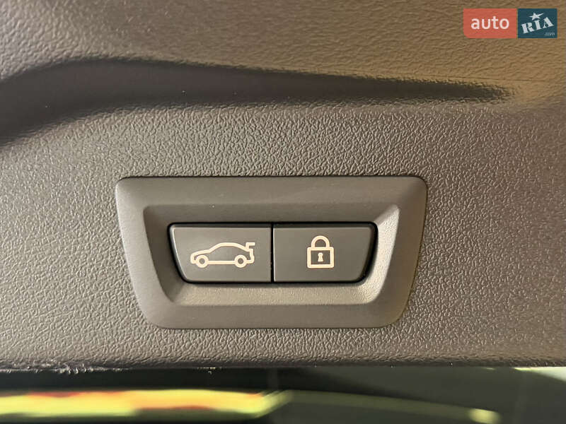 Внедорожник / Кроссовер BMW X5 M 2022 в Киеве