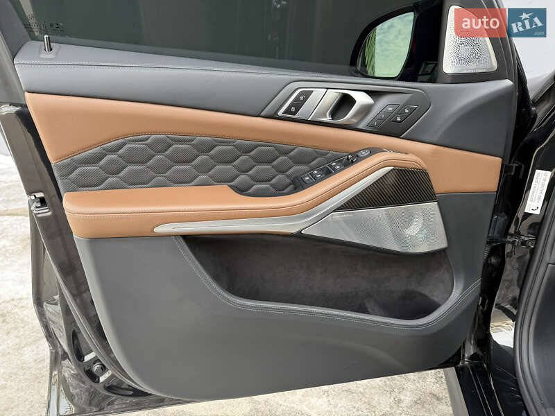 Внедорожник / Кроссовер BMW X5 M 2022 в Киеве