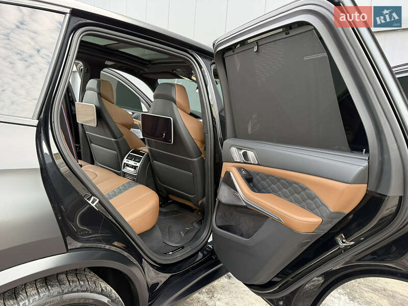 Внедорожник / Кроссовер BMW X5 M 2022 в Киеве