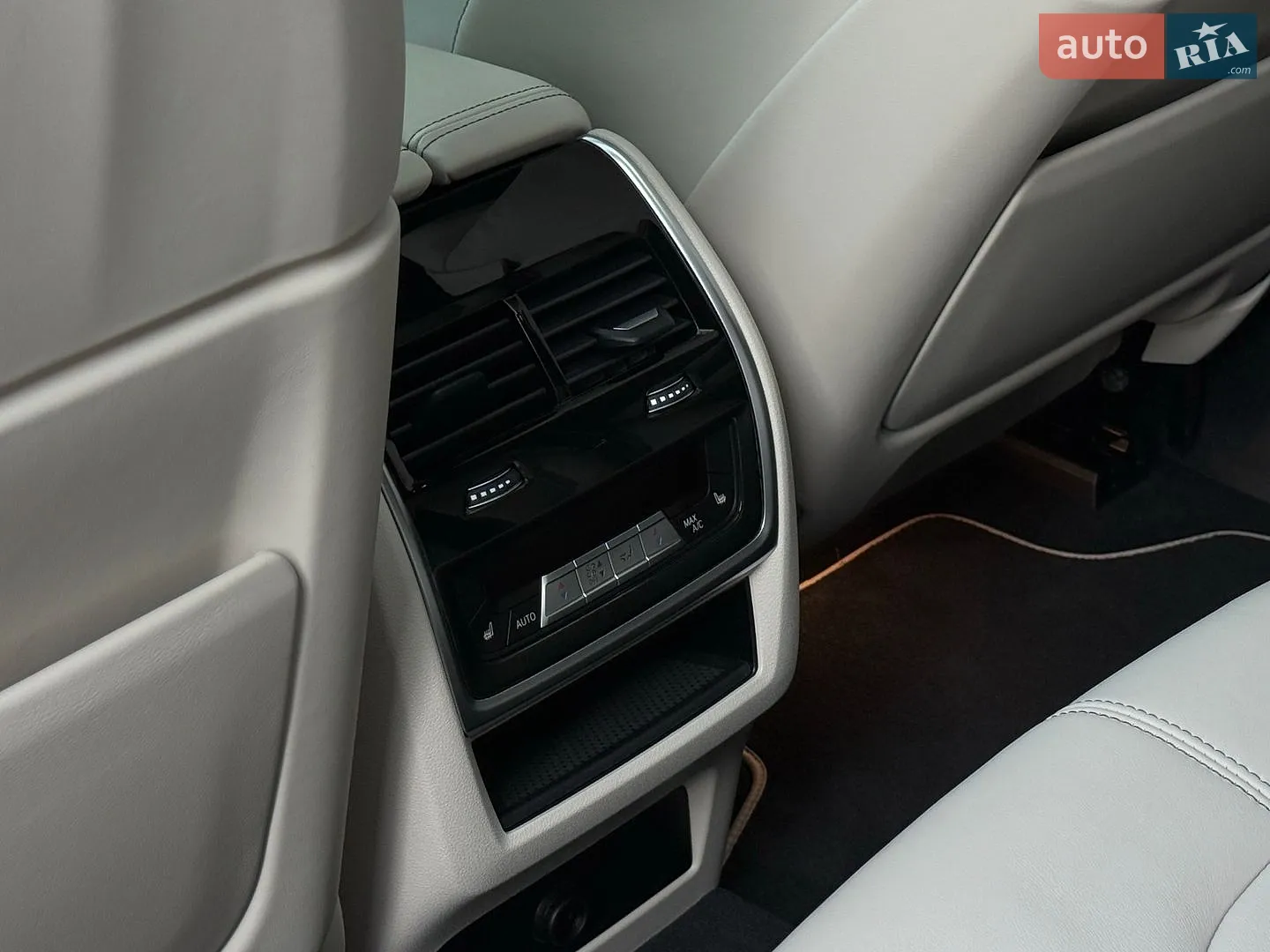 2022 BMW X5 M - мініатюра 34