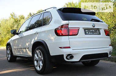 Внедорожник / Кроссовер BMW X5 2011 в Ровно