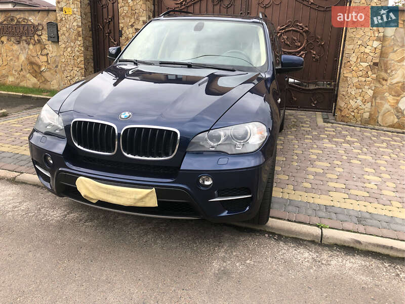 Позашляховик / Кросовер BMW X5 2011 в Рівному