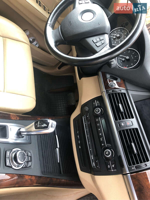 Позашляховик / Кросовер BMW X5 2011 в Рівному