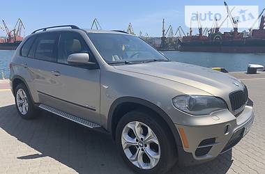 Позашляховик / Кросовер BMW X5 2011 в 