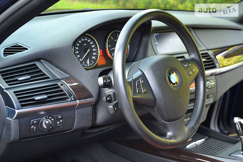 Позашляховик / Кросовер BMW X5 2011 в Рівному