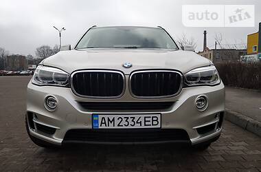 Позашляховик / Кросовер BMW X5 2014 в 