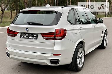 Позашляховик / Кросовер BMW X5 2017 в 