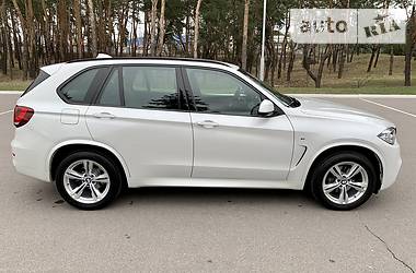 Позашляховик / Кросовер BMW X5 2017 в 