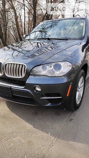 Позашляховик / Кросовер BMW X5 2013 в 