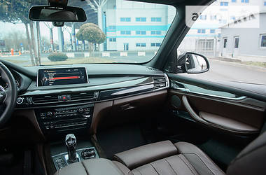 Позашляховик / Кросовер BMW X5 2015 в 