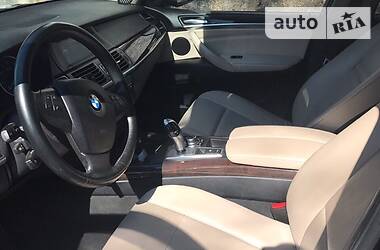 Позашляховик / Кросовер BMW X5 2010 в 