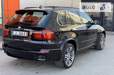 Внедорожник / Кроссовер BMW X5 2011 в Черновцах