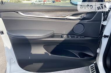 Позашляховик / Кросовер BMW X5 2015 в 