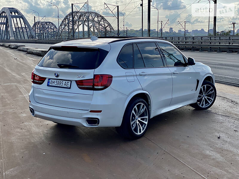 Позашляховик / Кросовер BMW X5 2015 в Києві