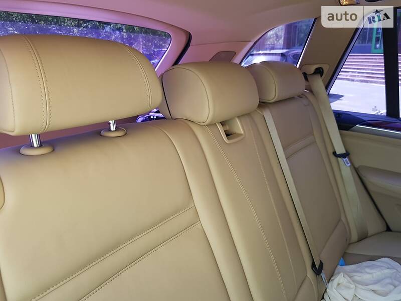 Позашляховик / Кросовер BMW X5 2010 в Києві фото 6 Позашляховик / Кросовер BMW X5 2010 в Києві