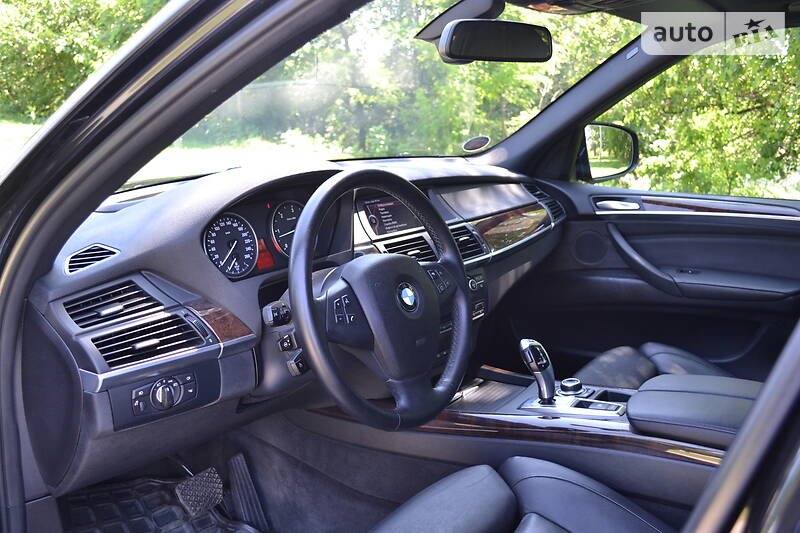 Позашляховик / Кросовер BMW X5 2010 в Києві