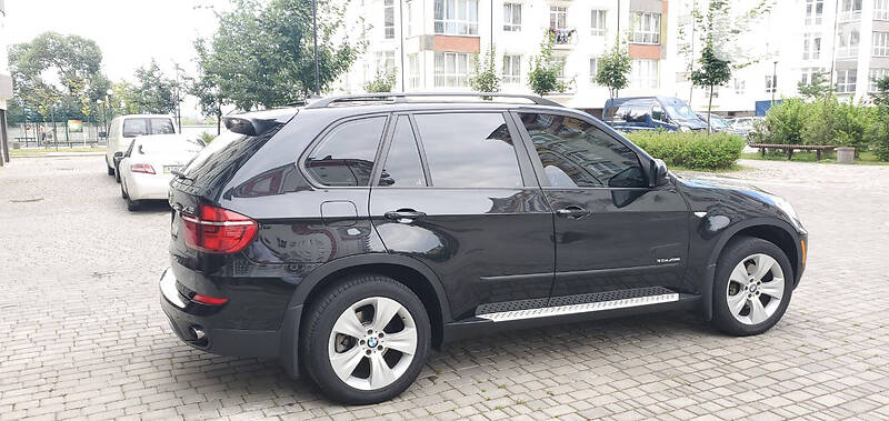 Позашляховик / Кросовер BMW X5 2011 в Івано-Франківську
