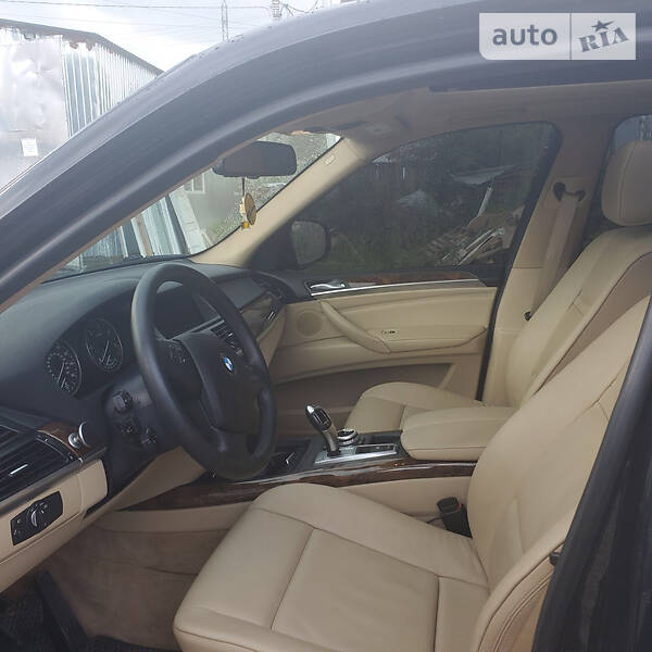 Позашляховик / Кросовер BMW X5 2011 в Івано-Франківську