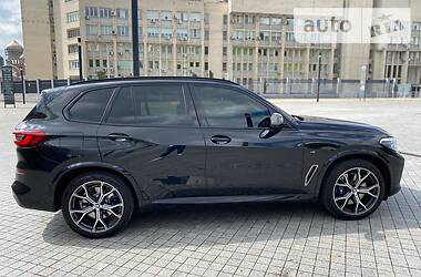 Позашляховик / Кросовер BMW X5 2019 в 