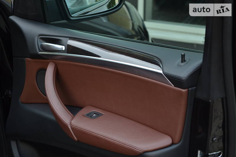 Позашляховик / Кросовер BMW X5 2012 в Рівному