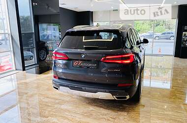Позашляховик / Кросовер BMW X5 2019 в 