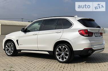 Внедорожник / Кроссовер BMW X5 2014 в Черновцах