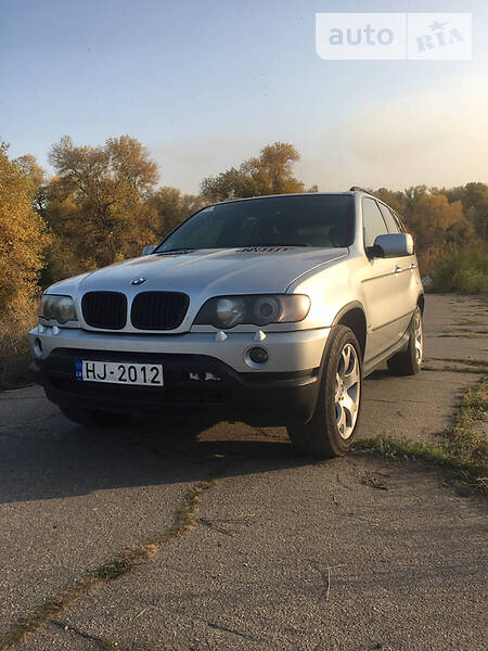 Внедорожник / Кроссовер BMW X5 2001 в Каменском